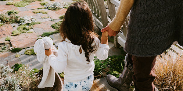 Little girl w/her lovie